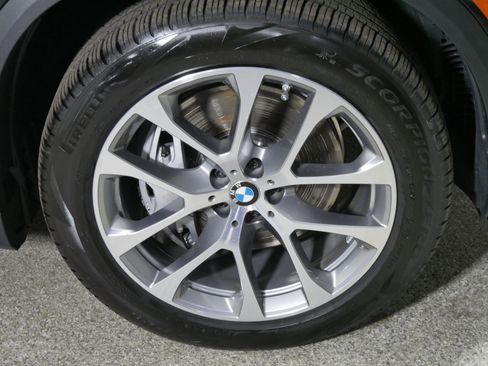 Used 2026 BMW X5 xDrive50e w/ Executive Package image 15