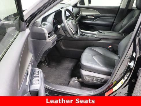 Used 2024 Toyota Grand Highlander XLE image 14