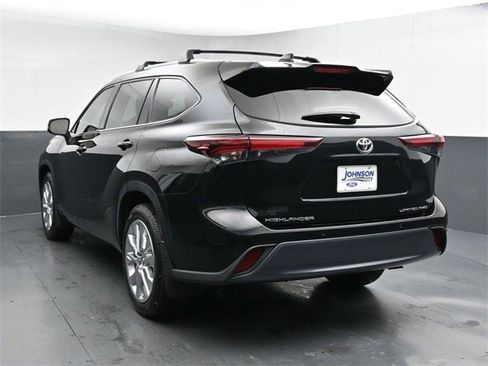 Used 2024 Toyota Highlander Limited image 11