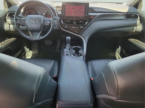 Used 2022 Toyota Camry XSE image 11