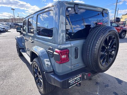 Used 2025 Jeep Wrangler Sahara 4xe image 5