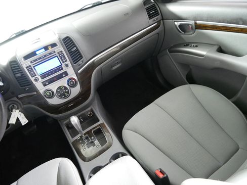 Used 2012 Hyundai Santa Fe GLS image 11