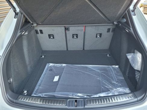 New 2026 Porsche Macan image 25