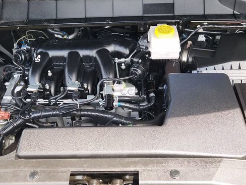 Used 2025 Nissan Pathfinder S FWD image 22
