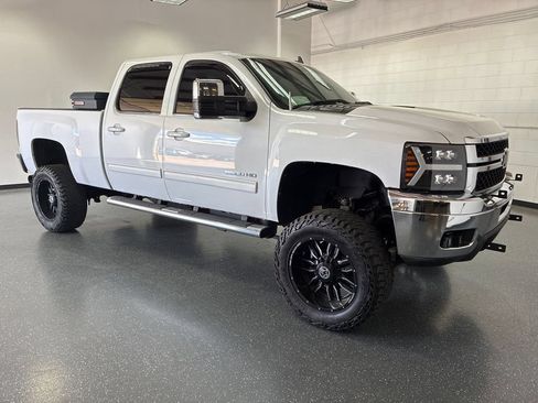 Used 2013 Chevrolet Silverado 2500 LTZ w/ LTZ Plus Package AWD/4WD image 2