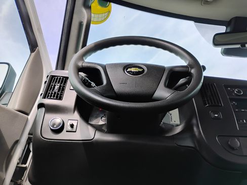 Used 2019 Chevrolet Express 2500 image 57