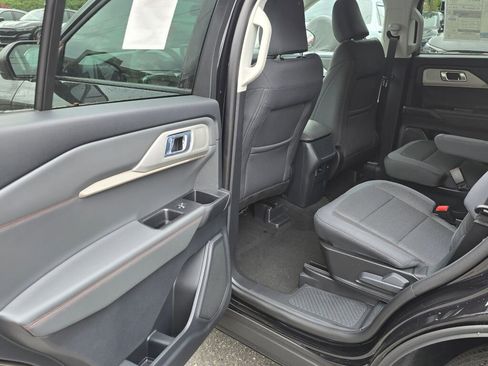 New 2026 Ford Explorer Active AWD/4WD image 10