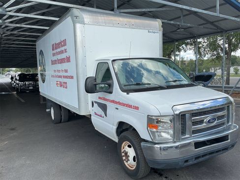 Used 2018 Ford E-350 and Econoline 350 Super Duty RWD image 5