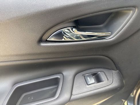 Used 2019 Chevrolet Equinox LT AWD/4WD image 40