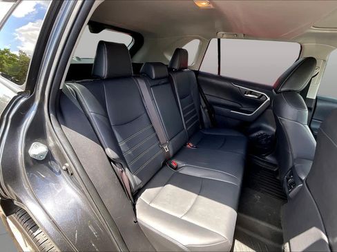 Used 2020 Toyota RAV4 XLE Premium FWD image 26