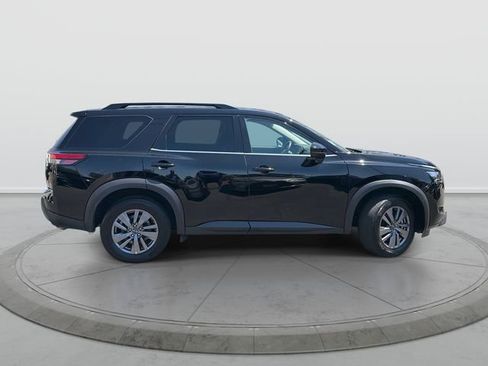 Certified 2025 Nissan Pathfinder SV FWD image 3