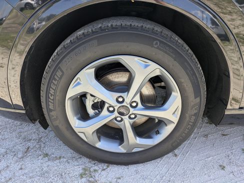 Used 2024 Ford Escape ST-Line w/ Tech Pack #1 FWD image 11