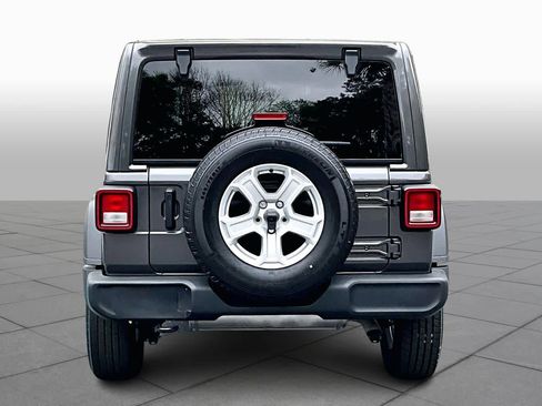 Used 2022 Jeep Wrangler Unlimited Sport w/ Sun And Sound Package image 5