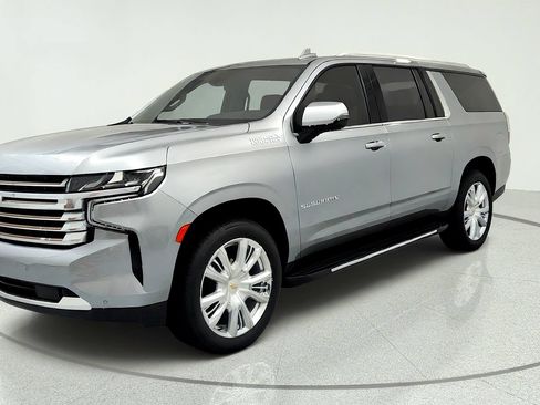 Used 2023 Chevrolet Suburban High Country AWD/4WD image 1