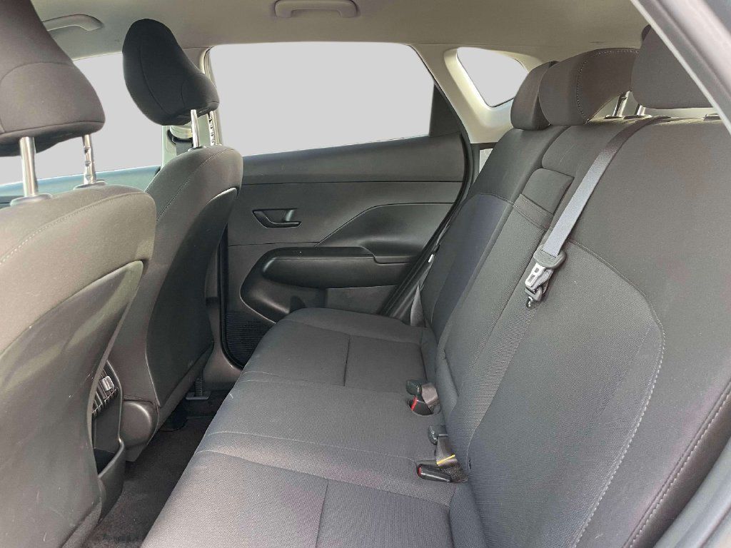 Used 2024 Hyundai Kona SEL AWD/4WD image 12