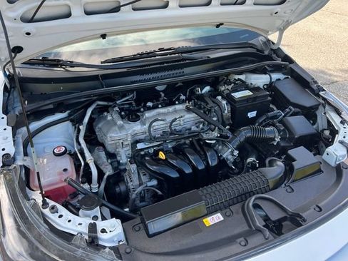 Used 2021 Toyota Corolla LE FWD image 41