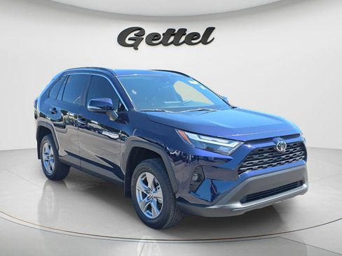 Used 2025 Toyota RAV4 XLE w/ Convenience Package FWD image 3