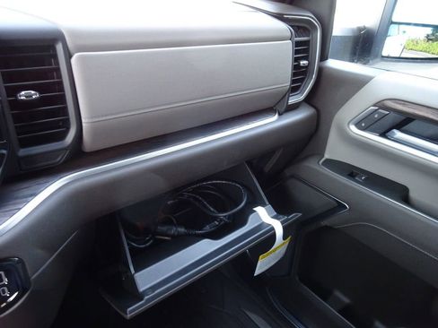 New 2026 GMC Sierra 2500 SLT AWD/4WD image 27