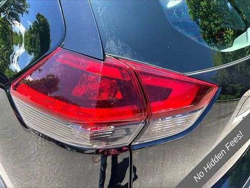 Used 2019 Nissan Rogue S AWD/4WD image 26