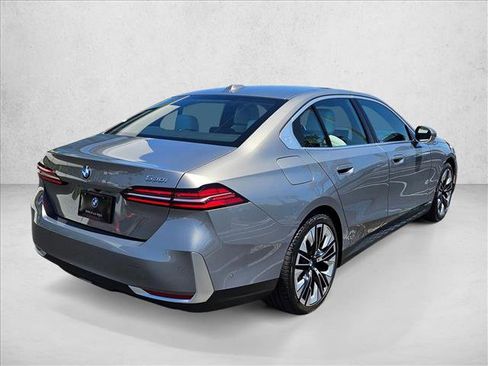 Certified 2025 BMW 530i image 5