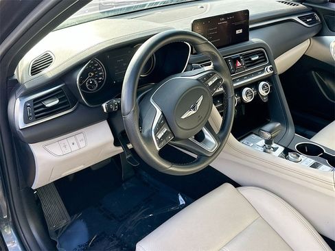 Used 2023 Genesis G70 2.0T image 9
