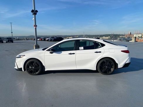New 2026 Toyota Camry Hybrid AWD/4WD image 4