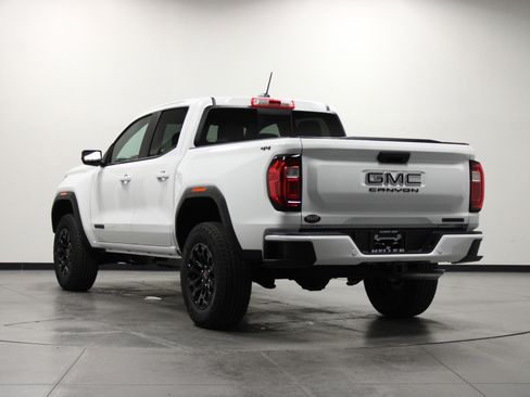 New 2026 GMC Canyon Elevation w/ LPO, Black Badging Package AWD/4WD image 6