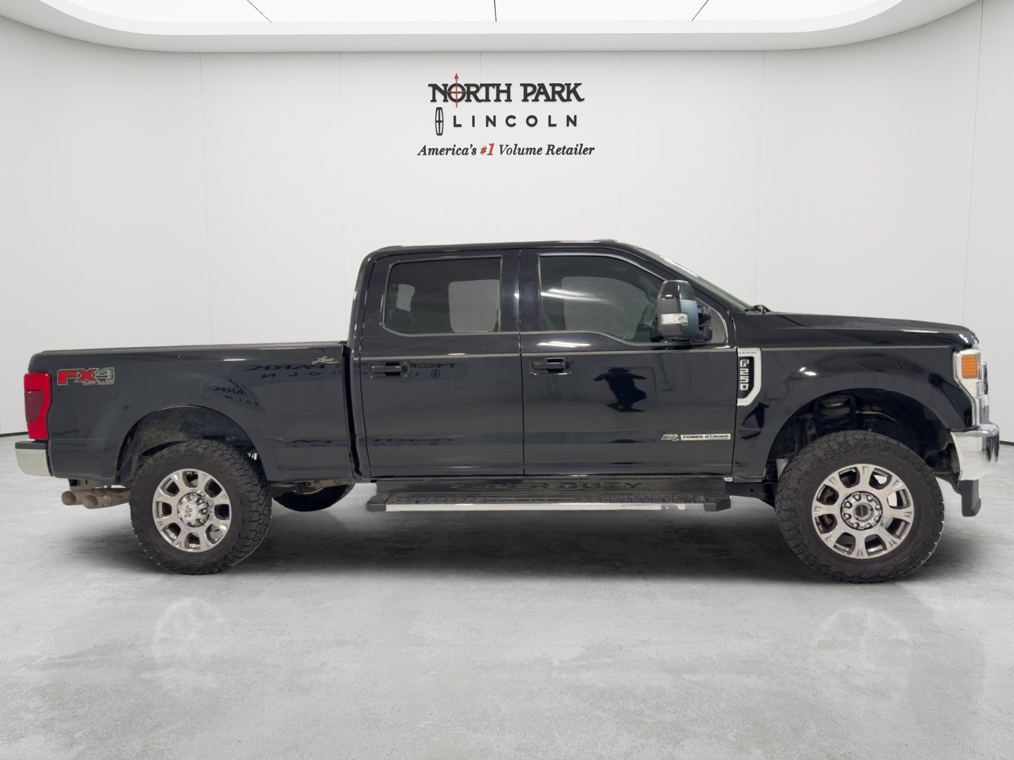 Used 2021 Ford F250 Lariat w/ FX4 Off-Road Package AWD/4WD image 6