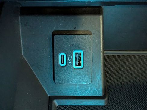 Used 2021 Ford F150 Lariat image 16