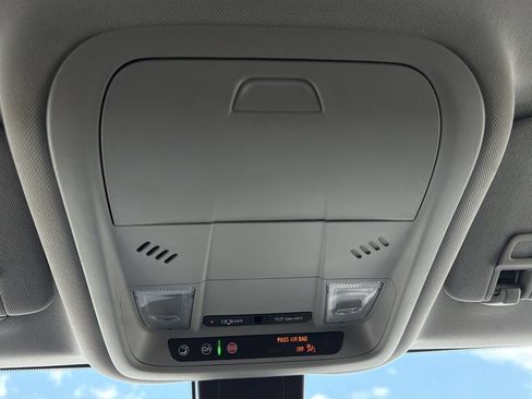 Used 2024 Chevrolet Equinox LT FWD image 14