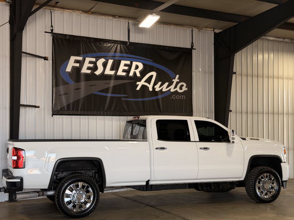 Used 2018 GMC Sierra 3500 Denali w/ Duramax Plus Package AWD/4WD image 43