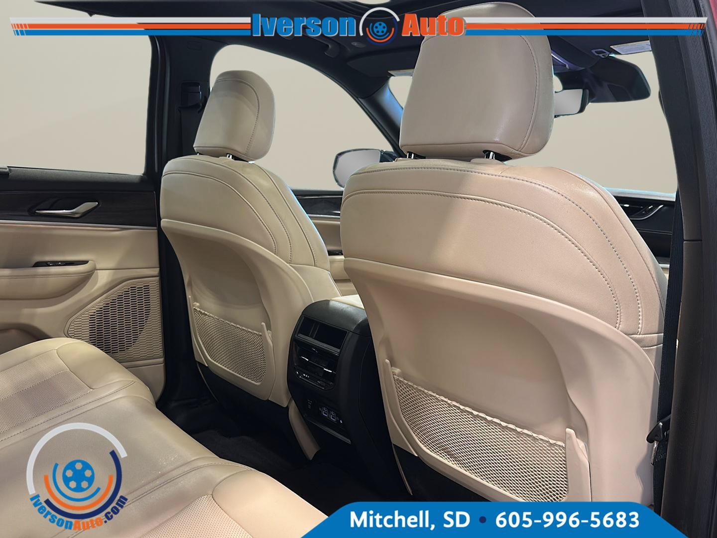 Used 2025 Jeep Grand Cherokee Limited w/ Luxury Tech Group II AWD/4WD image 31