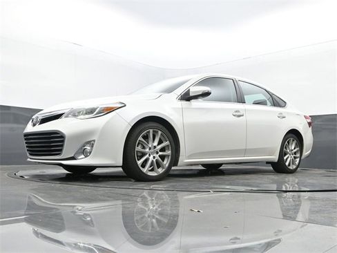 Used 2014 Toyota Avalon Limited image 12