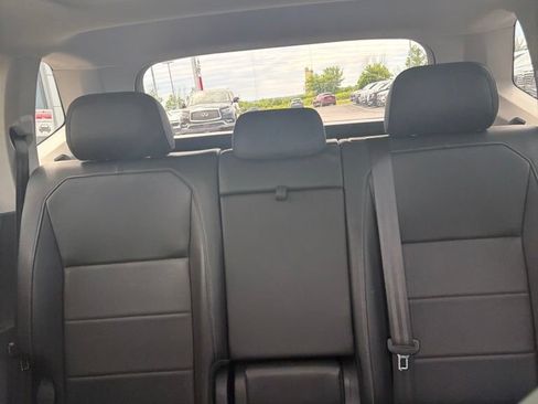 Used 2019 Volkswagen Tiguan SE w/ Panoramic Sunroof Package AWD/4WD image 10