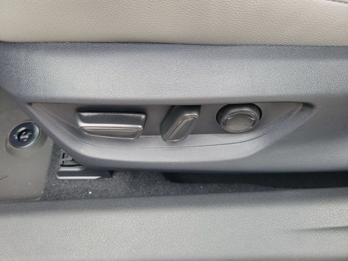 Used 2026 Toyota Camry SE FWD image 17