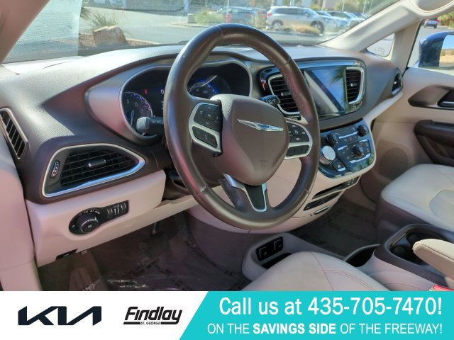 Used 2017 Chrysler Pacifica Touring-L Plus FWD image 15