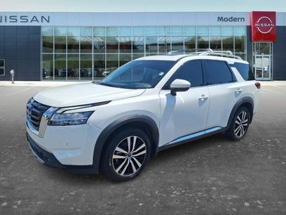 Used 2023 Nissan Pathfinder Platinum w/ Cargo Package
