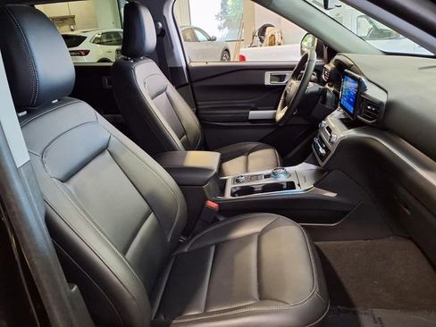 Used 2023 Ford Explorer XLT w/ Equipment Group 202A image 30