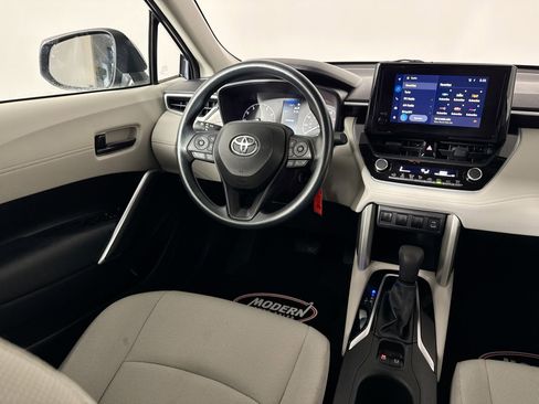 Used 2024 Toyota Corolla Cross L image 27