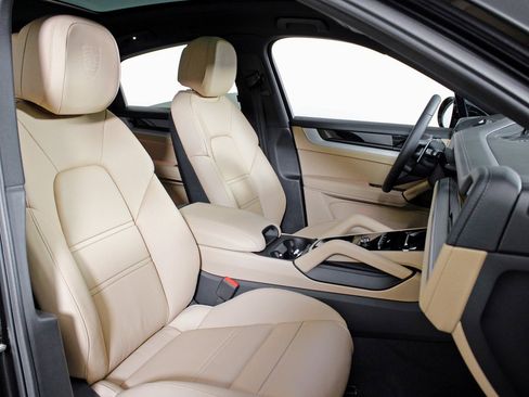 New 2026 Porsche Cayenne Coupe image 38