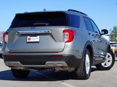 Used 2020 Ford Explorer XLT w/ Equipment Group 202A image 5