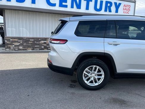 Used 2023 Jeep Grand Cherokee L Laredo AWD/4WD image 17