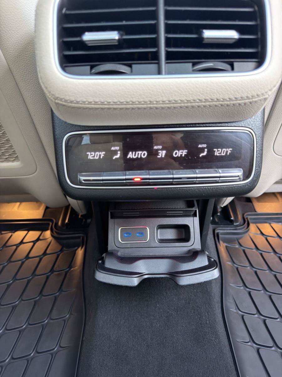 Used 2024 Mercedes-Benz GLS 450 4MATIC image 32