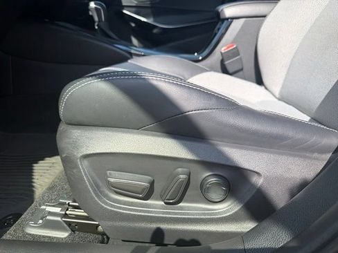 Used 2022 Toyota Corolla XSE FWD image 8