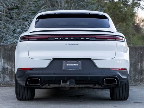 Certified 2025 Porsche Cayenne Coupe image 10
