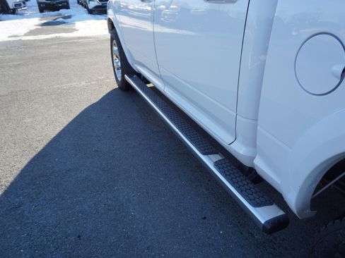 Used 2017 RAM 1500 Laramie w/ Convenience Group image 10