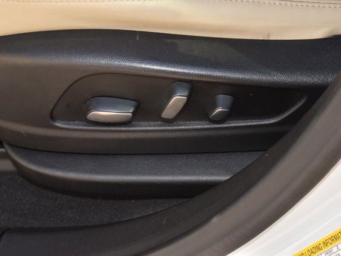 Used 2019 Cadillac XT5 Luxury image 37