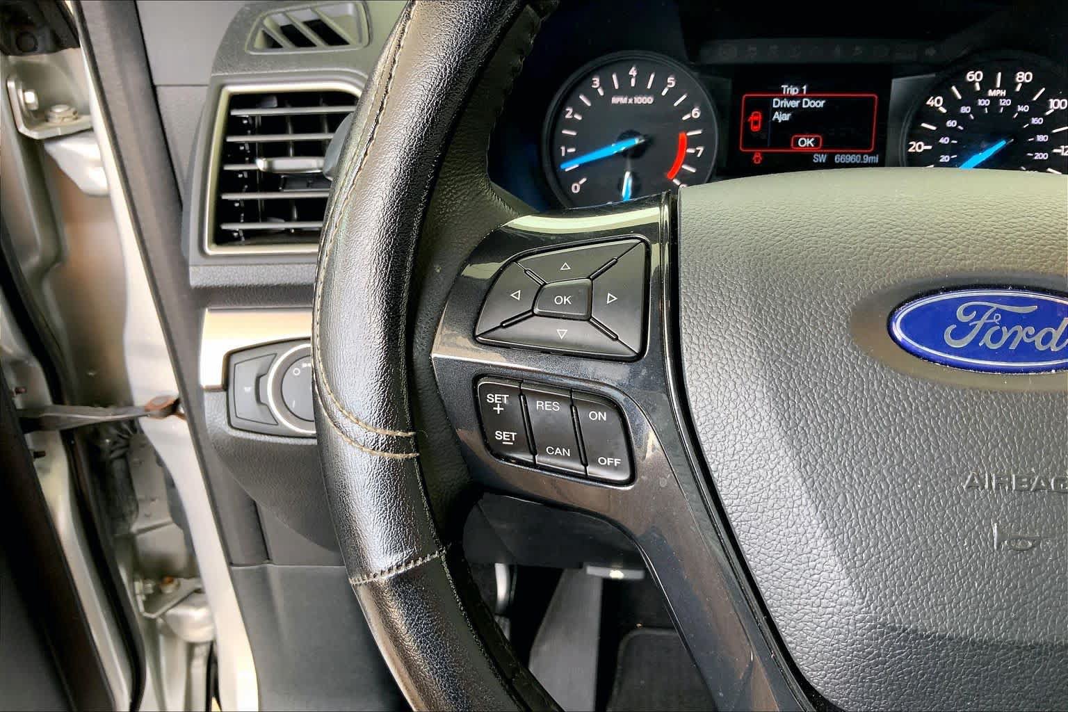 Used 2019 Ford Explorer XLT FWD image 24
