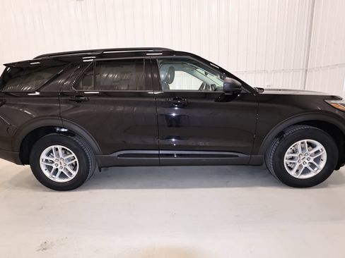 New 2026 Ford Explorer Active AWD/4WD image 2