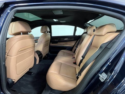 Used 2015 BMW 750Li xDrive image 19